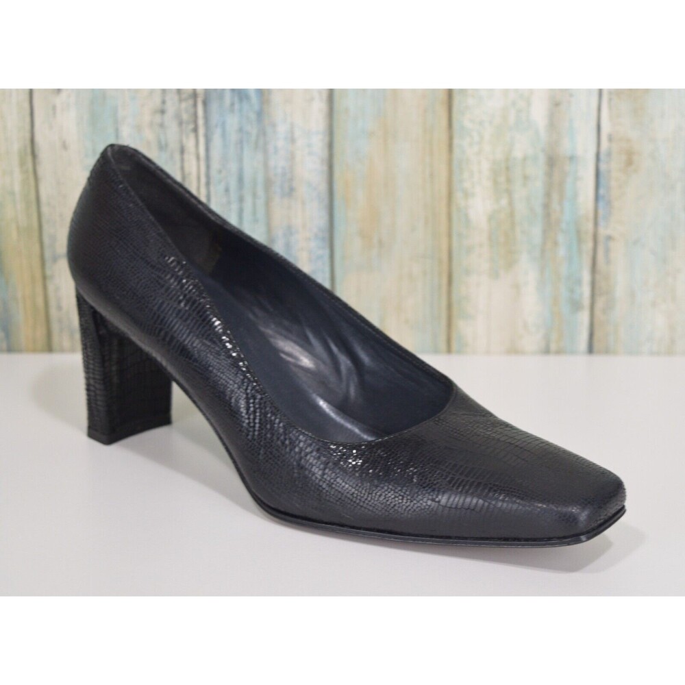 Stuart Weitzman Size 6 Black Snake Print Chic Pumps